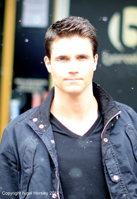 Robbie Amell Today
